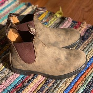 Blundstones #585
